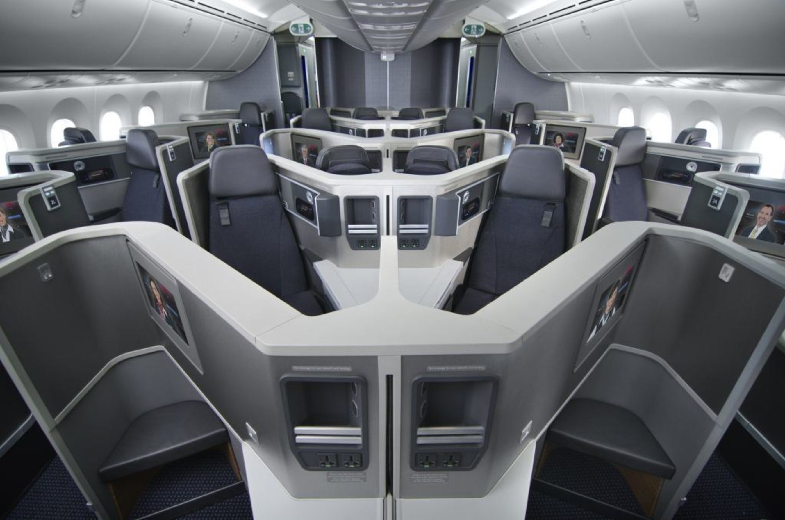 American Airlines 787-8 cabin