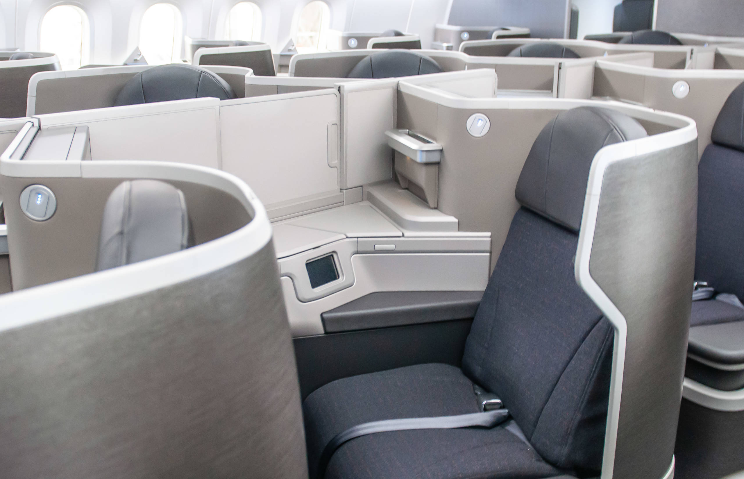American Airlines 787-8 cabin