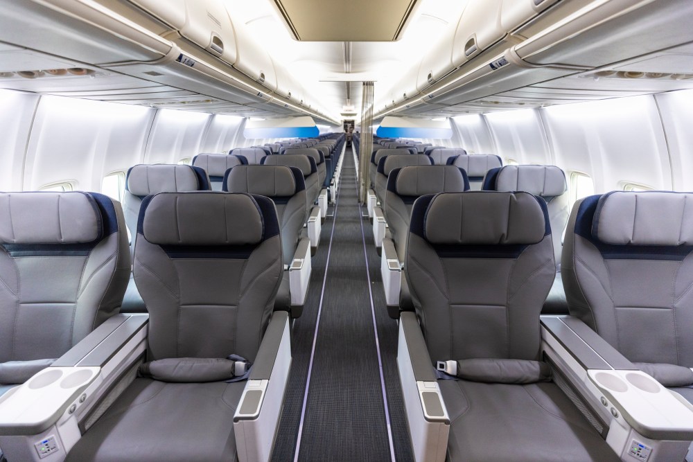Alaska Airlines 737-800 cabin