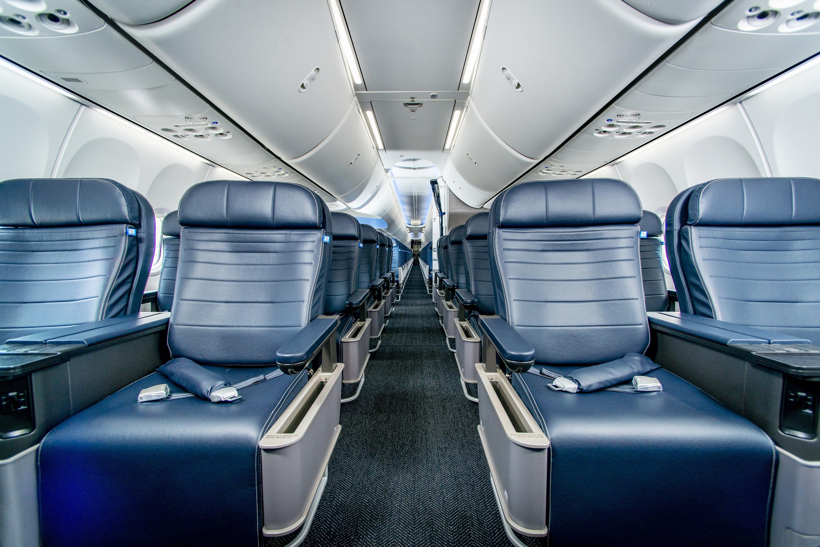 United Airlines 737 MAX 9 cabin